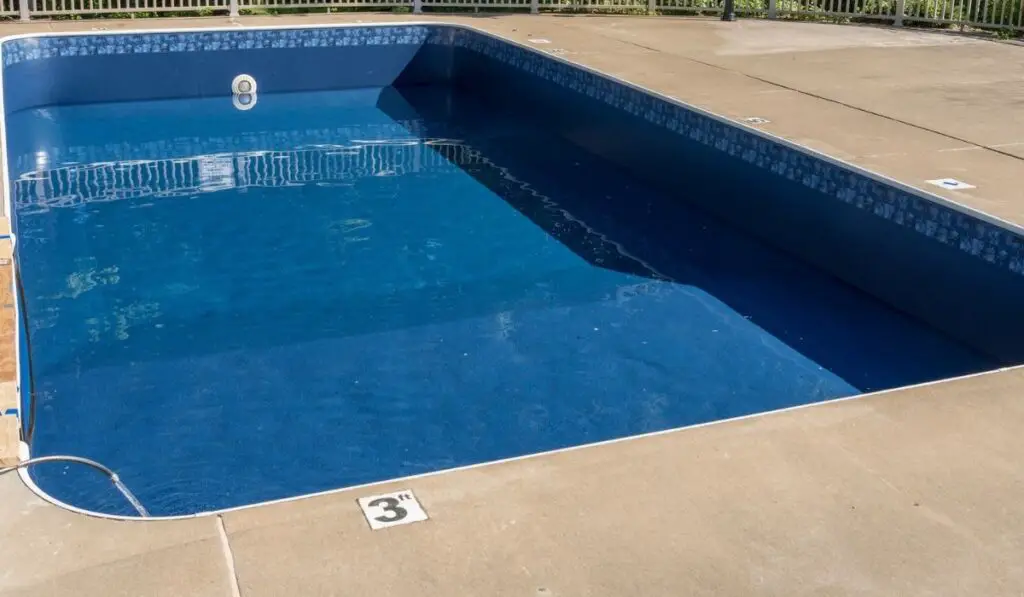 Replacing and improving vinyl liner of swimming pool 