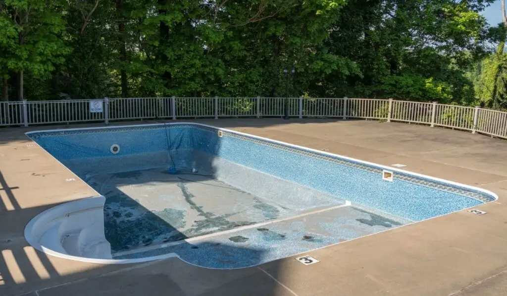 Replacing and repairing old vinyl liner of swimming pool