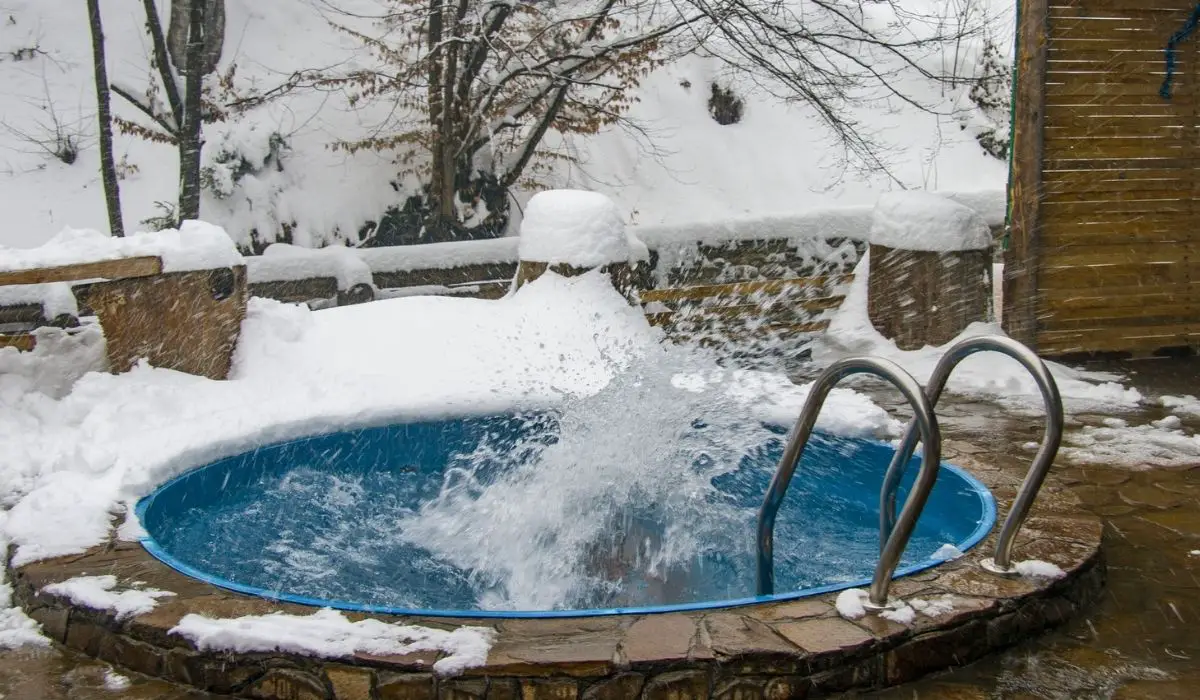 Swimming pool for swimming in cold healing water in winter