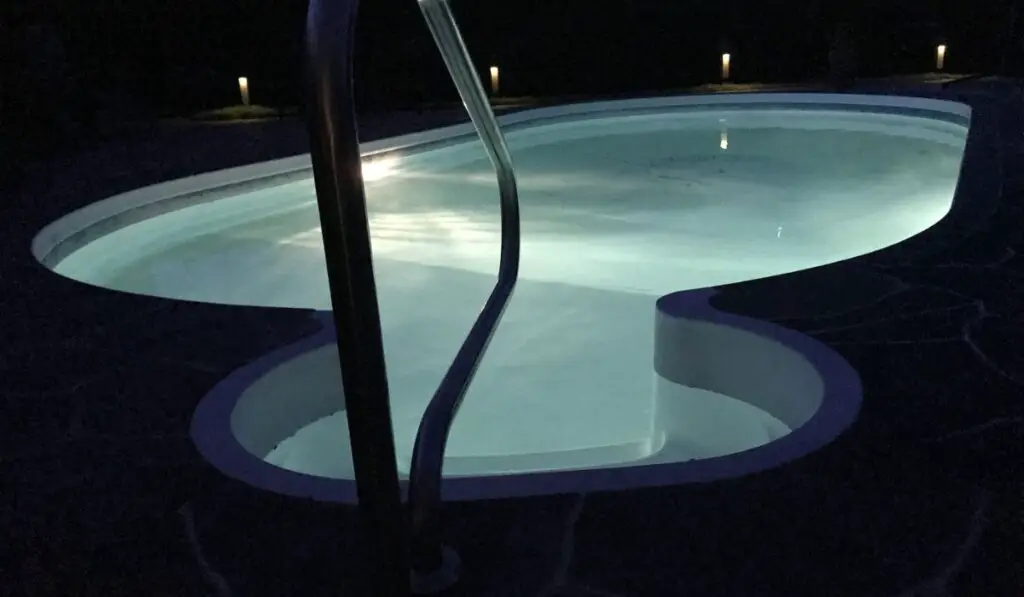 Night by the pool 