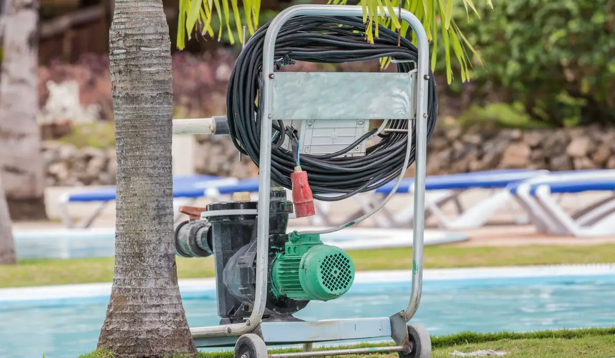 Old style technology swimming pool cleaning electrical pump