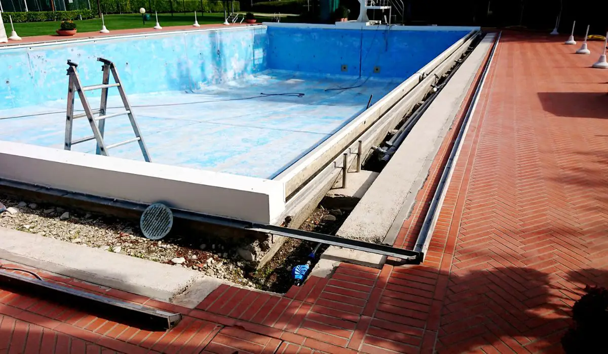 Outdoor Holiday Swimming Pool Renovation
