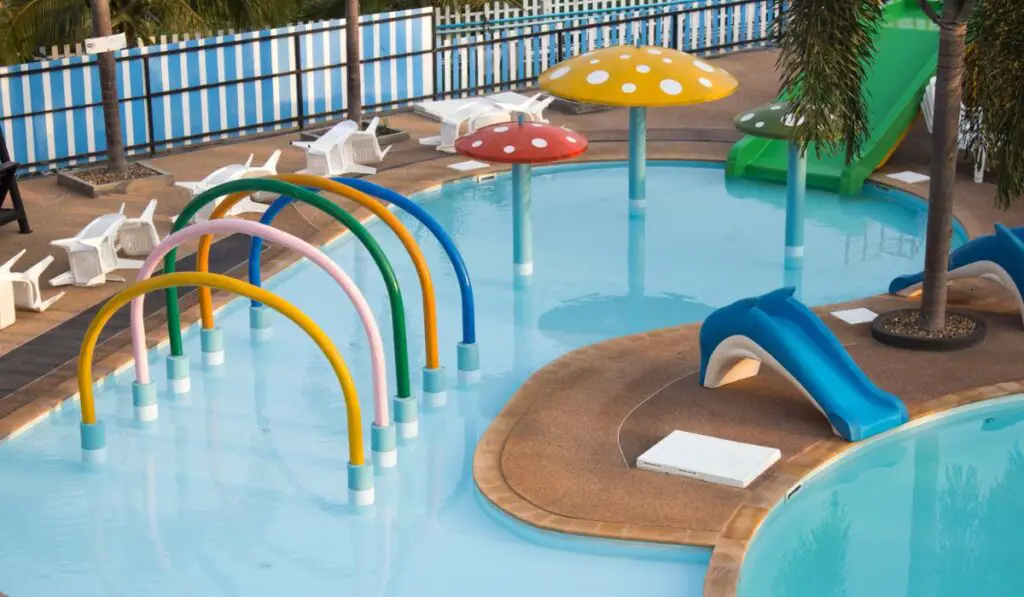 Public swimming pool and water park 