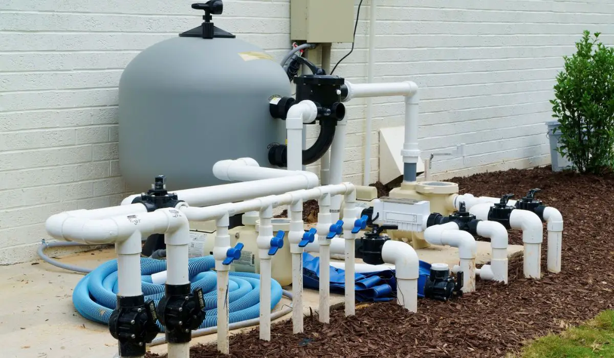 Swimming pool filtration system
