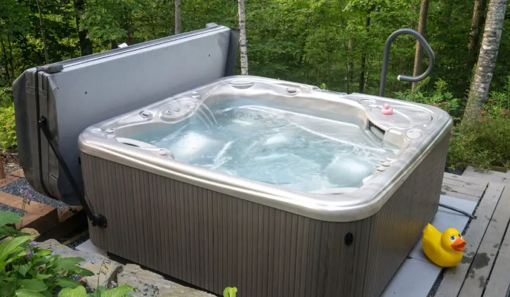 why-you-should-clean-your-hot-tub-covers-and-how-to-do-it