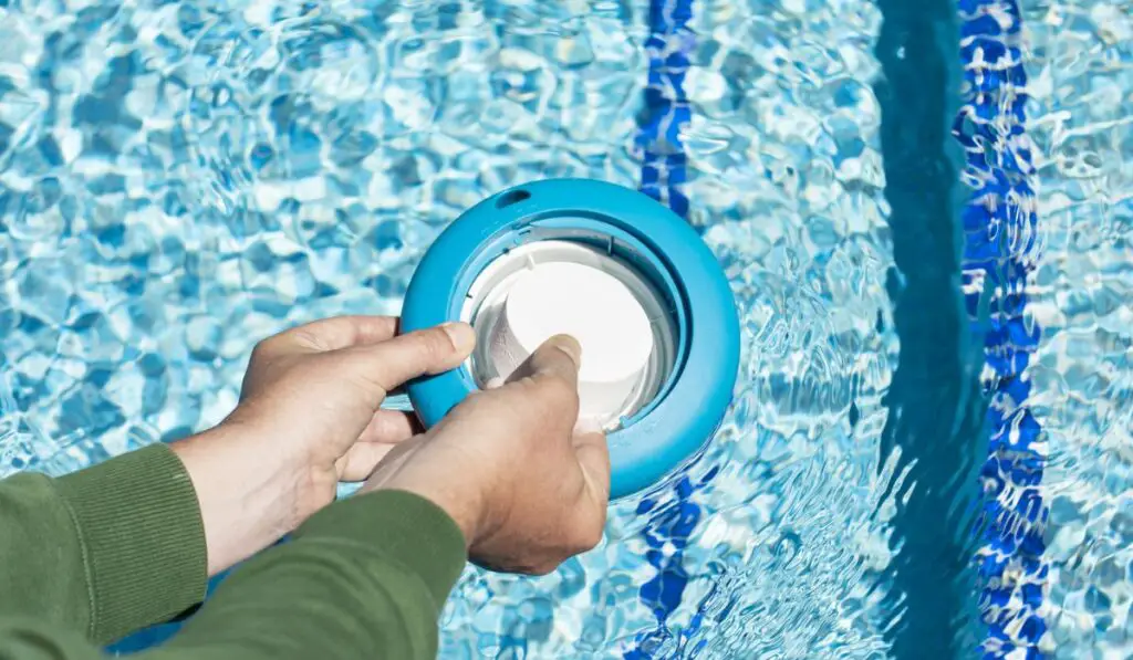 Pool chlorine tablets to balance the pH of the water for cleaning and maintenance