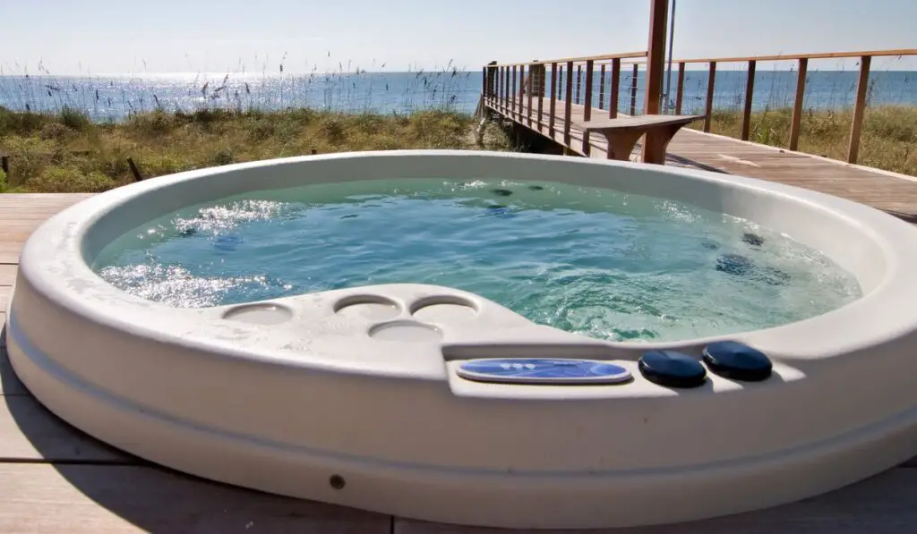 Hot tub on the ocean