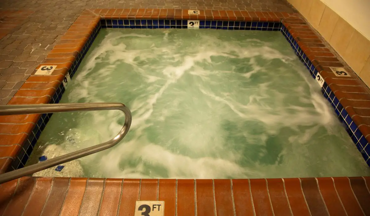 Hotel Hot Tub