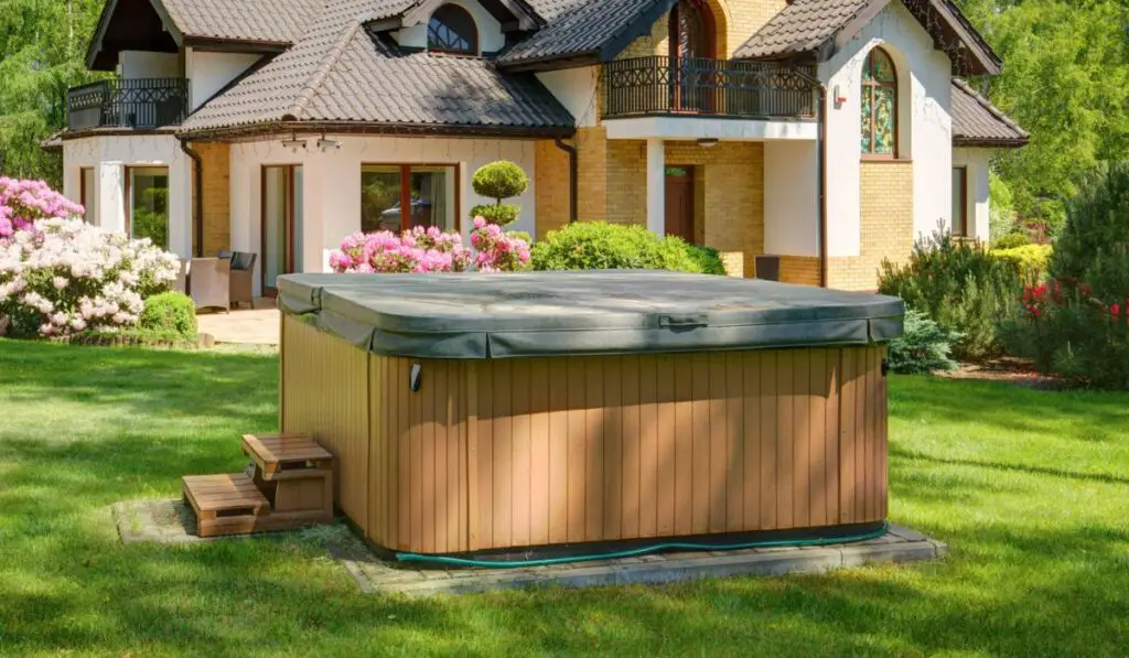 Jacuzzi in the garden