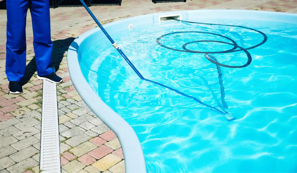 Can You Vacuum a Pool Using a Skimmer? PoolsWiki