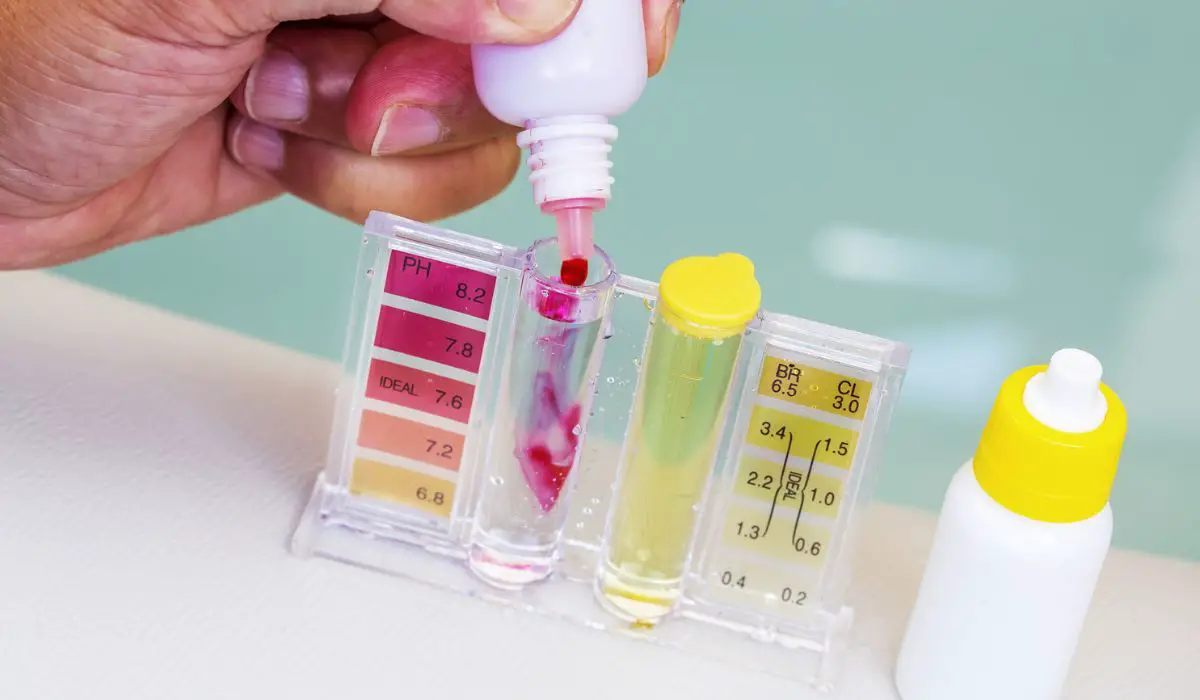 Kit of Ph chlorine and bromide test